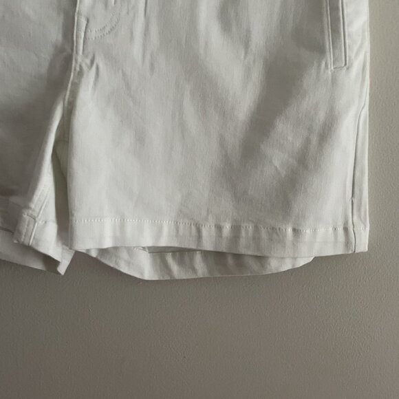 M Jeans By Maurices Women 14 White Denim Casual High Rise 5in A-Line Short NWT - Picture 3 of 13